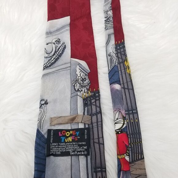 Looney Tunes Changing Of The Guard Mens Silk Tie - Picture 4 of 7